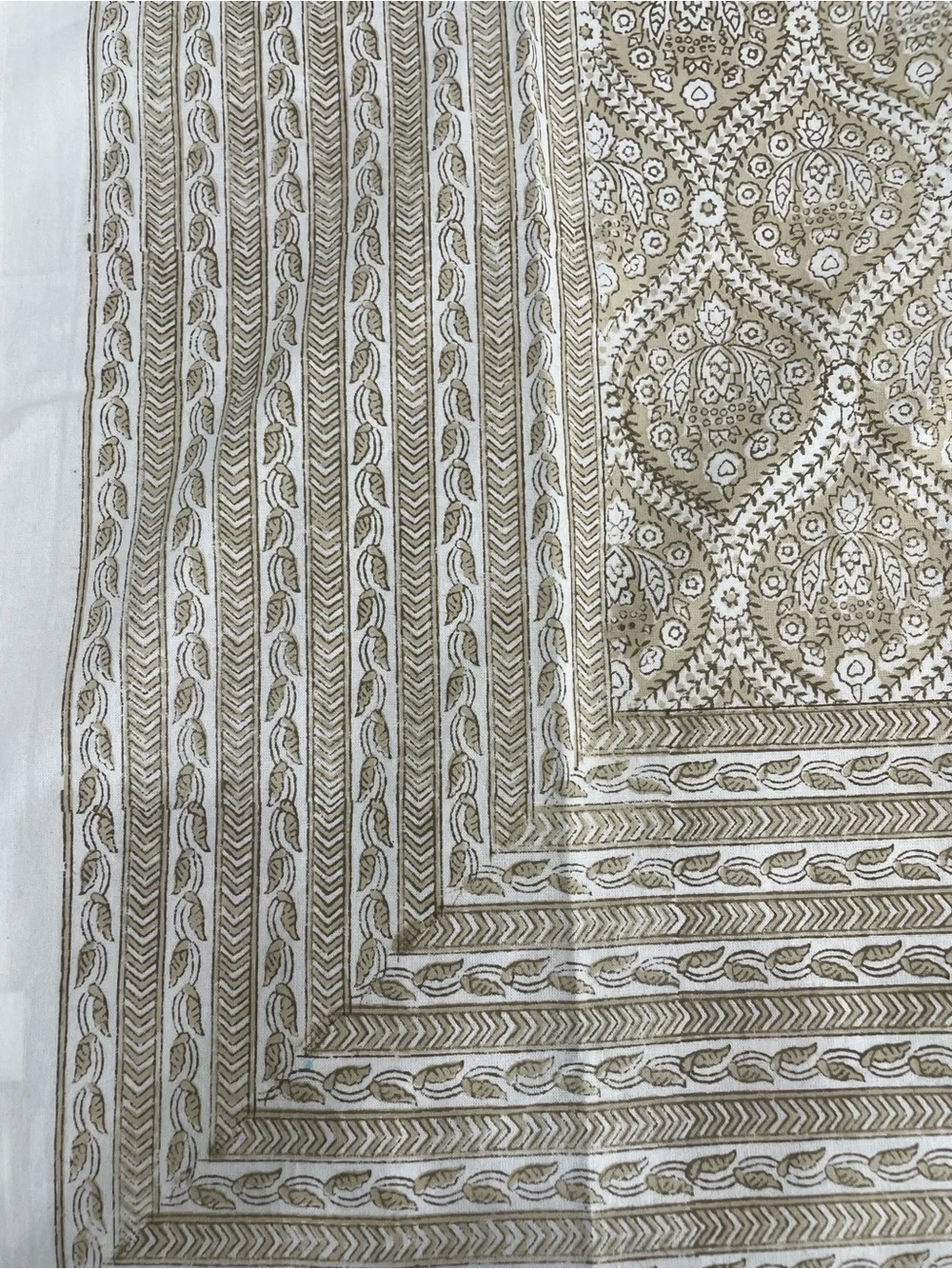 Dkara Beige & White Decorative Tablecloth - Elegant Patterned Dining Linen 60x60